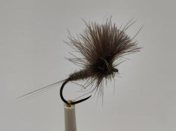 Size 16 Pale V-Wing Waterfly Natural CDC Barbless